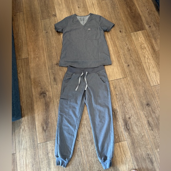 Figs Other - FIGS Scrubs Set Grey Technical Collection Top Size Small Bottom Size XS/P